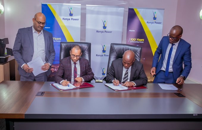 Kenya Power Managing Director (Ag.), Eng. Geoffrey Muli (seated right) and Ethiopian Electric Power CEO, Eng. Ashebir Balcha (seated left), during the PPA signing at Stima Plaza.